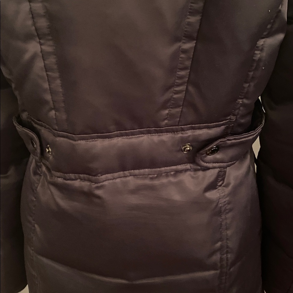 Guess hooded coat perfect condition! Size small 40% feathers - Picture 8 of 13